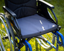 Lade das Bild in den Galerie-Viewer, XL Anthrazit Heizkissen HEATMYSEAT®